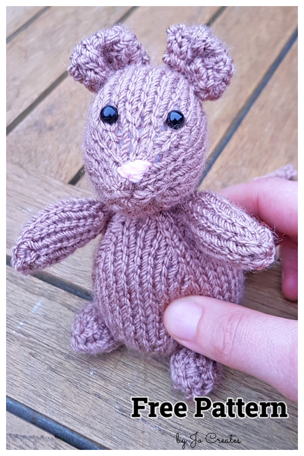 Freddie the Field Mouse Free Knitting Pattern