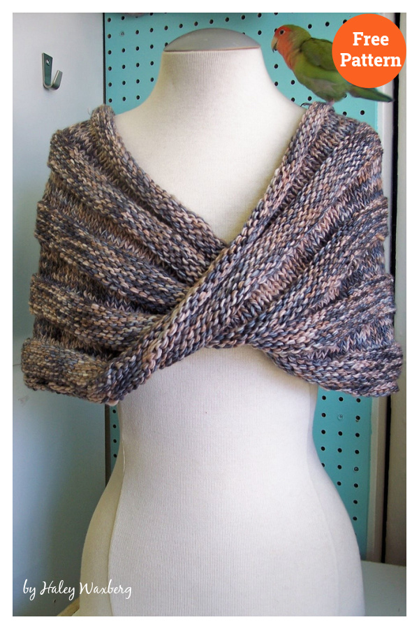 Easy Mobius Capelet Free Knitting Pattern