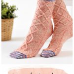 Secret Garden Cable Socks Free Knitting Pattern