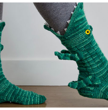 Crocodile Socks Knitting Pattern