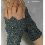 Madrid Bell-shaped Lace Wristlets Free Knitting Pattern