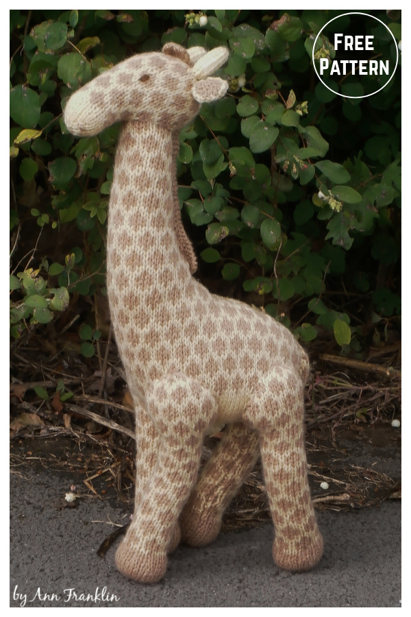 Geoffrey Giraffe Free Knitting Pattern
