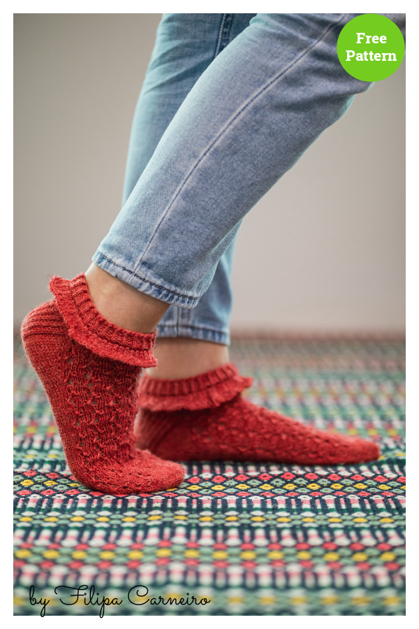 Groselha Socks with Frill Free Knitting Pattern