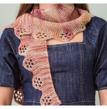 Camomila Shawlette Free Knitting Pattern