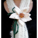 Poinsettia Flower Knitting Pattern