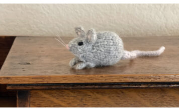 Victorian Mouse Free Knitting Pattern