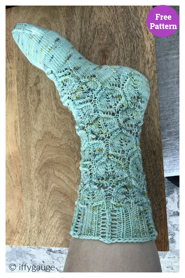 Fan Leaf Socks Free Knitting Pattern