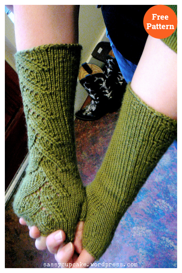 Foliage Lace Mitts Free Knitting Pattern