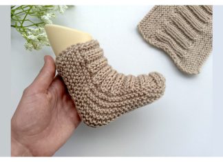 No-Heel Baby Socks Free Knitting Pattern and Video Tutorial