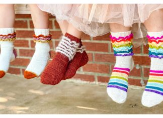 Ruffled Feathers Socks Free Knitting Pattern