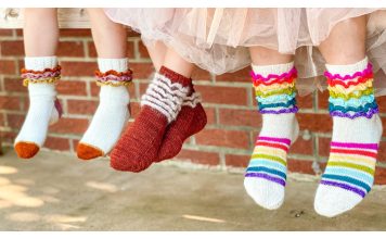 Ruffled Feathers Socks Free Knitting Pattern